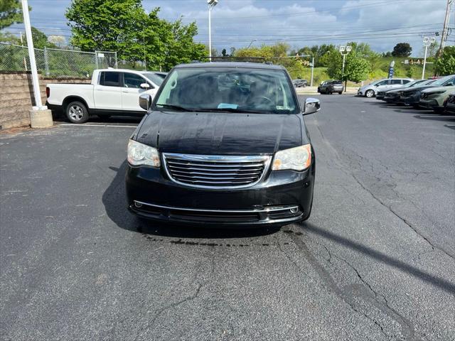 2014 Chrysler Town & Country Touring-L