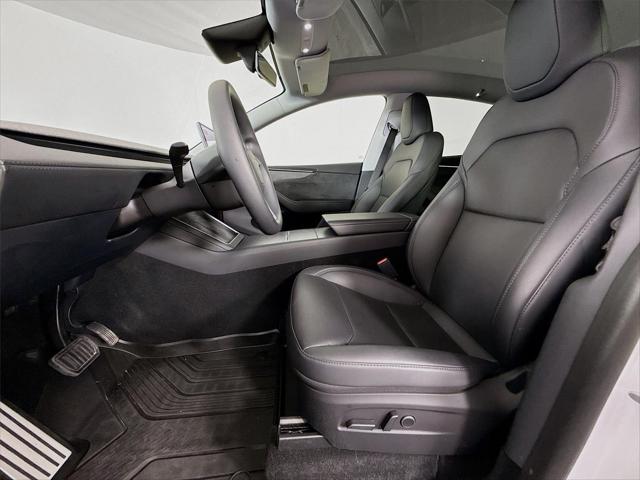 2026 Tesla Model Y Premium Rear-Wheel Drive