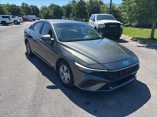 2024 Hyundai Elantra SE