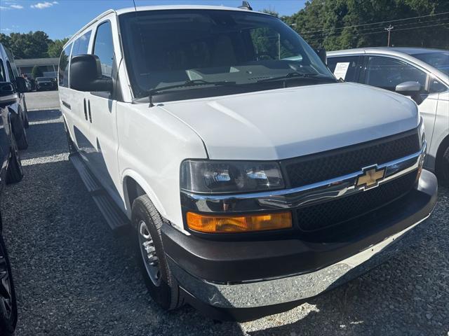 2025 Chevrolet Express Passenger RWD 3500 Extended Wheelbase LT