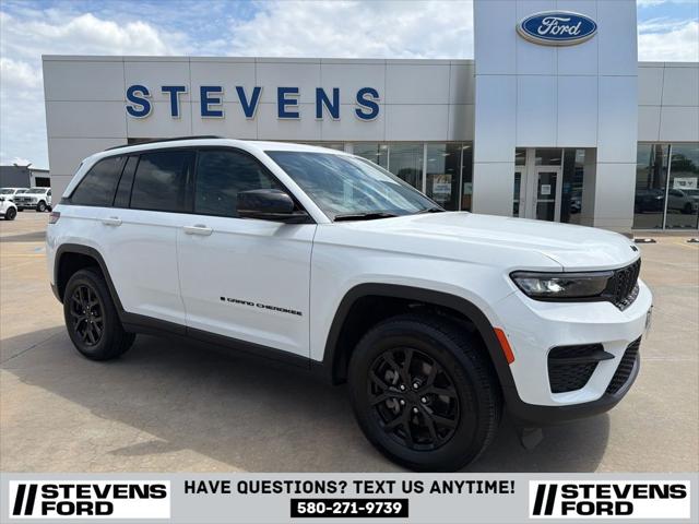 2025 Jeep Grand Cherokee Altitude 4x4 for sale in Enid, OK
