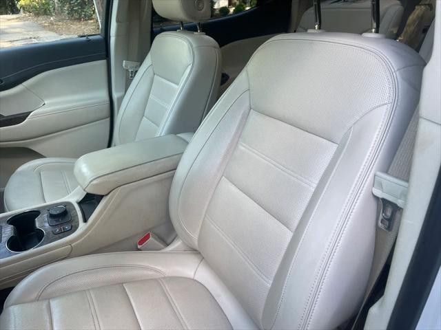 2020 GMC Acadia AWD Denali