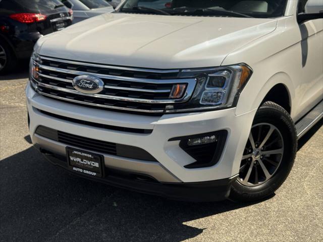 2018 Ford Expedition Max XLT 4x4 4dr SUV