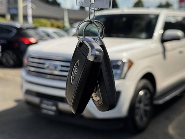 2018 Ford Expedition Max XLT 4x4 4dr SUV