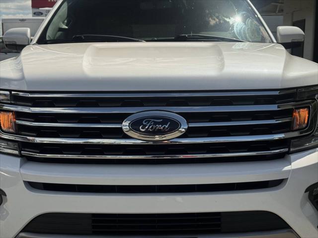 2018 Ford Expedition Max XLT 4x4 4dr SUV
