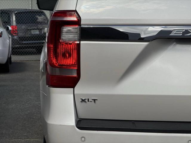 2018 Ford Expedition Max XLT 4x4 4dr SUV