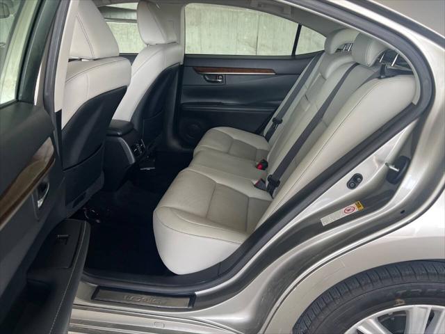 2015 Lexus ES 350 Base 4dr Sedan