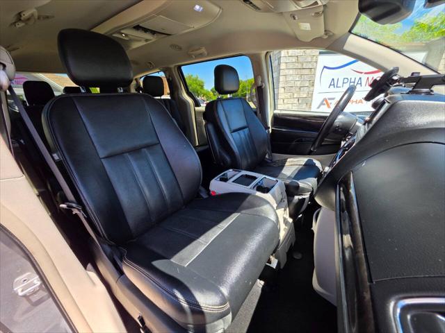 2016 Chrysler Town & Country Touring-L