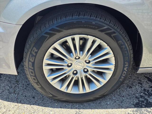 2016 Chrysler Town & Country Touring-L