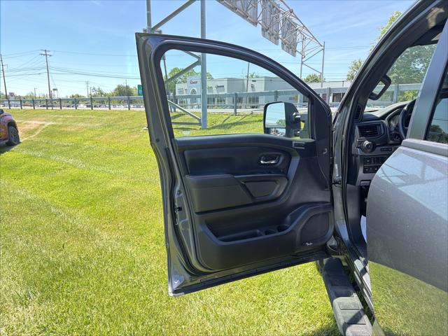 2023 Nissan Titan Crew Cab PRO-4X 4x4