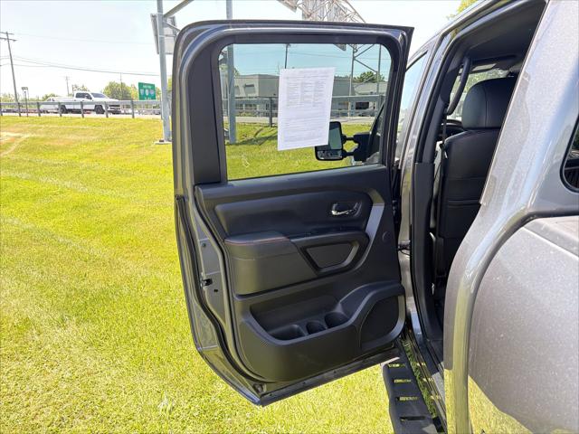 2023 Nissan Titan Crew Cab PRO-4X 4x4