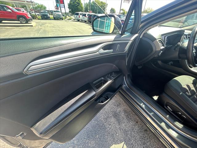 2020 Ford Fusion SE