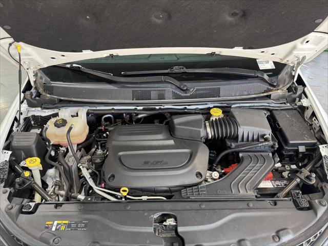2022 Chrysler Voyager LX