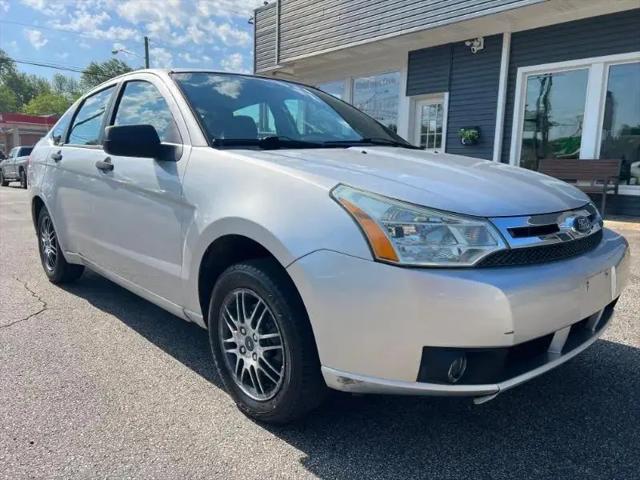 2010 Ford Focus SE for sale in Akron, OH