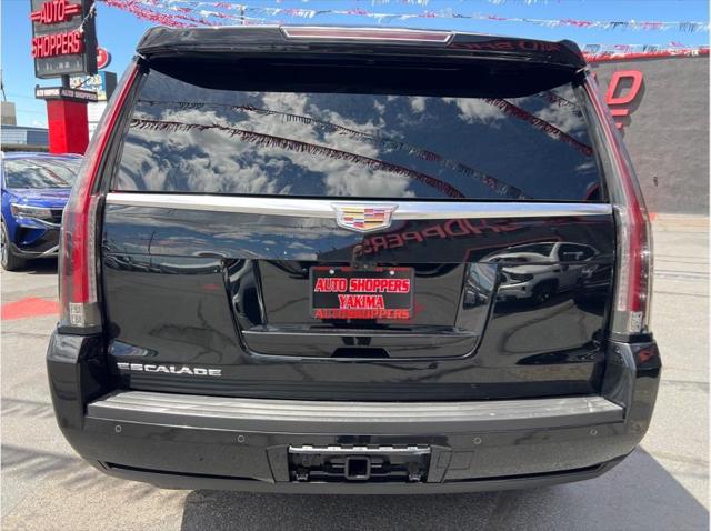 2017 Cadillac Escalade Luxury Sport Utility 4D
