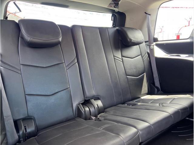 2017 Cadillac Escalade Luxury Sport Utility 4D