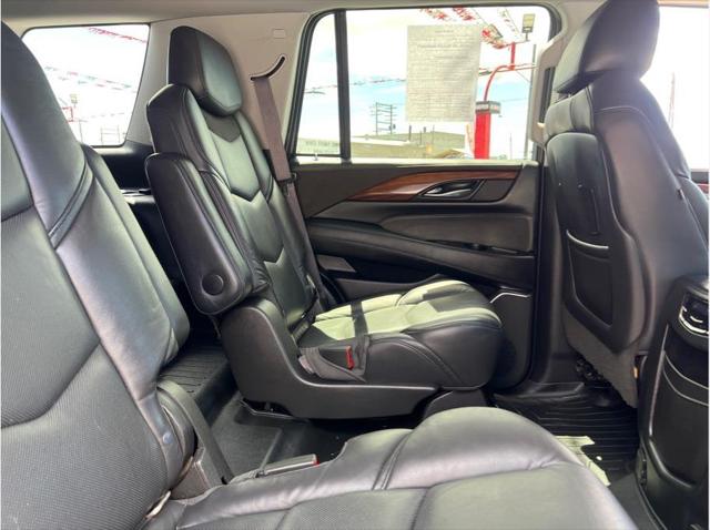 2017 Cadillac Escalade Luxury Sport Utility 4D