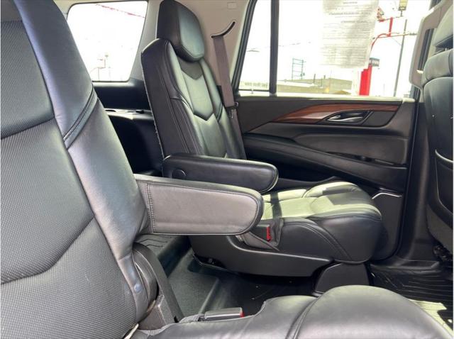 2017 Cadillac Escalade Luxury Sport Utility 4D