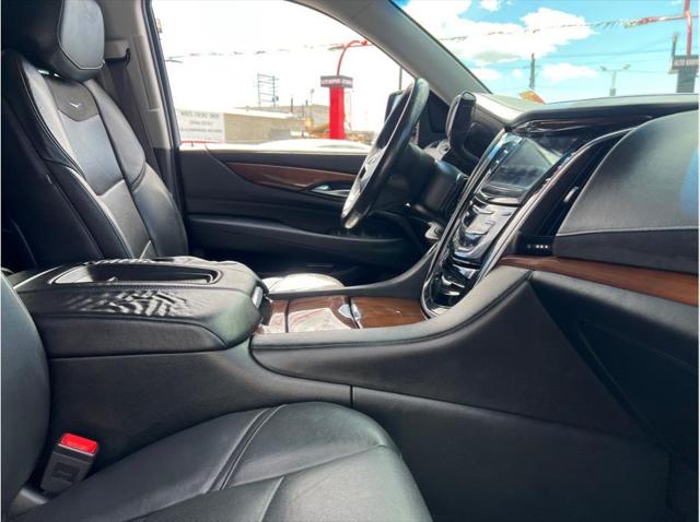 2017 Cadillac Escalade Luxury Sport Utility 4D
