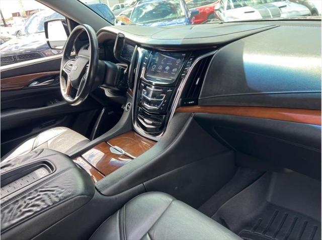 2017 Cadillac Escalade Luxury Sport Utility 4D