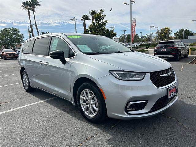 2024 Chrysler Pacifica Touring L for sale in Palmdale, CA