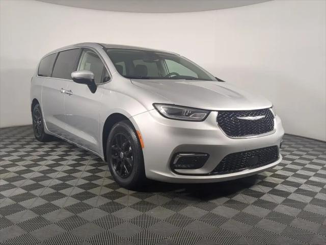 2023 Chrysler Pacifica Touring L for sale in Tilton, IL
