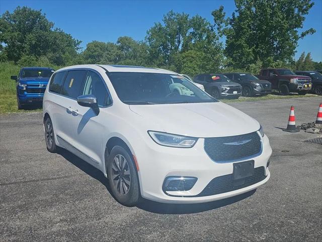 2023 Chrysler Pacifica Hybrid Limited for sale in Rochester, NY