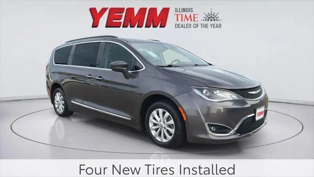 2017 Chrysler Pacifica Touring-L for sale in Galesburg, IL