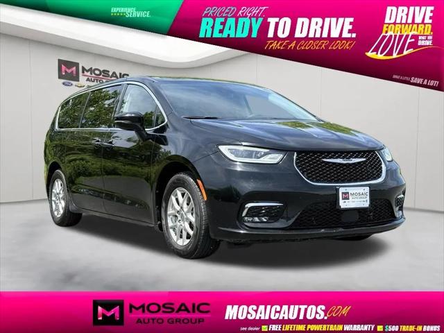 2024 Chrysler Pacifica Touring L for sale in Zumbrota, MN