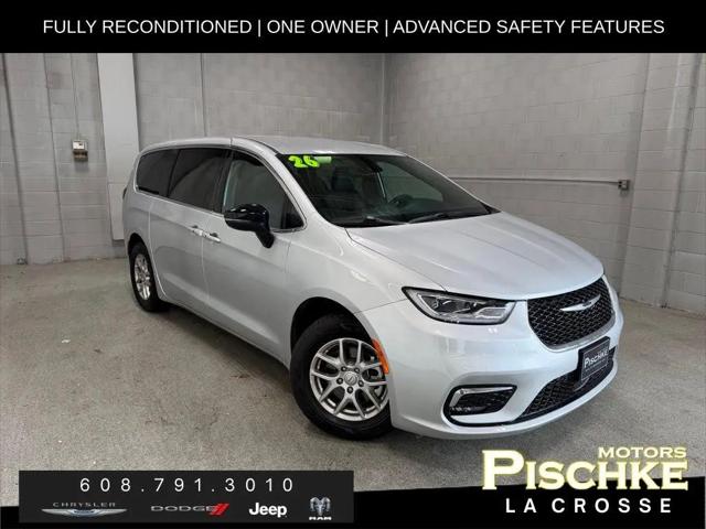 2026 Chrysler Pacifica Select for sale in La Crosse, WI