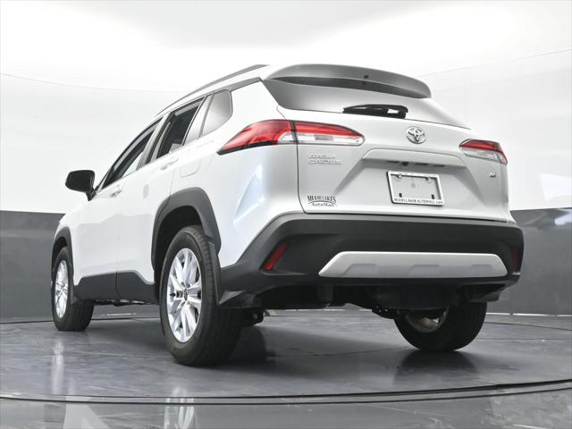 2024 Toyota Corolla Cross LE