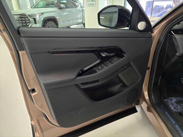 2026 Land Rover Range Rover Evoque Dynamic SE