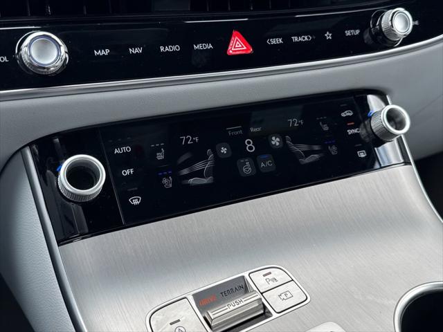 2026 Genesis GV70 2.5T Advanced