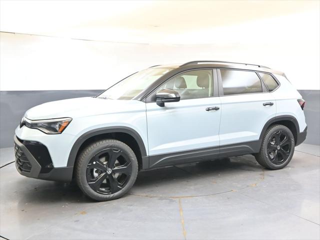 2026 Volkswagen Taos SE Black