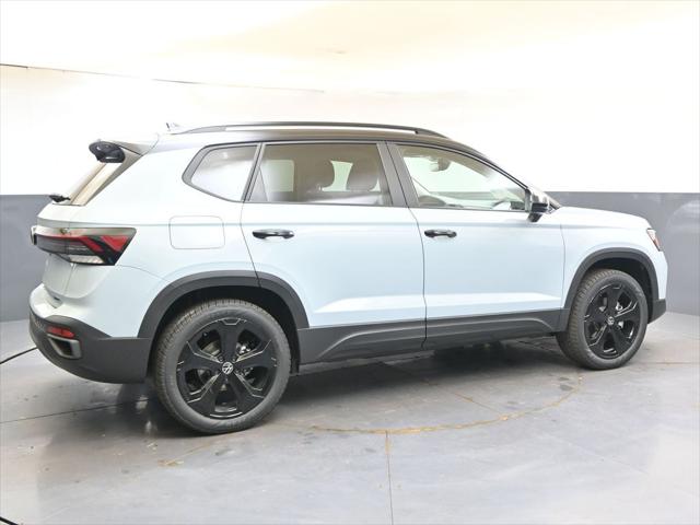 2026 Volkswagen Taos SE Black