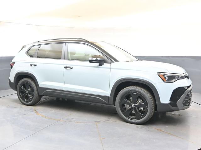 2026 Volkswagen Taos SE Black