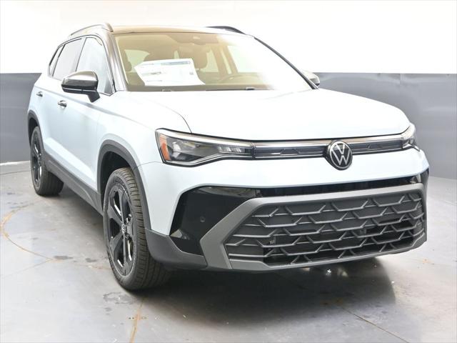 2026 Volkswagen Taos SE Black