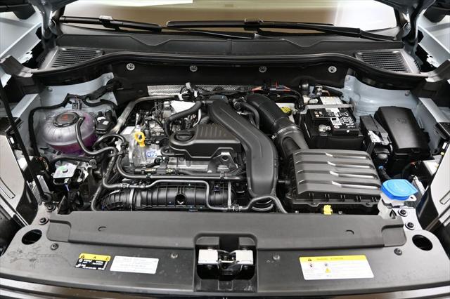2026 Volkswagen Taos SE Black