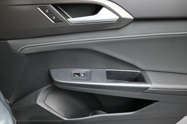 2026 Volkswagen Taos SE Black