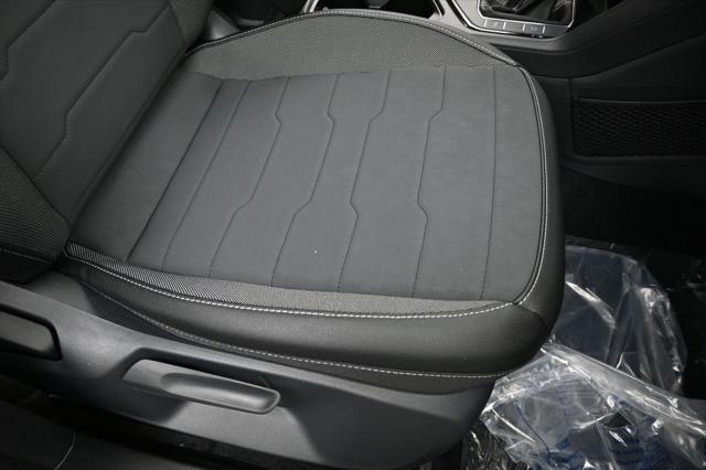 2026 Volkswagen Taos SE Black