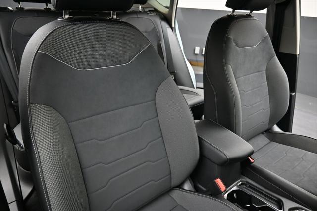 2026 Volkswagen Taos SE Black