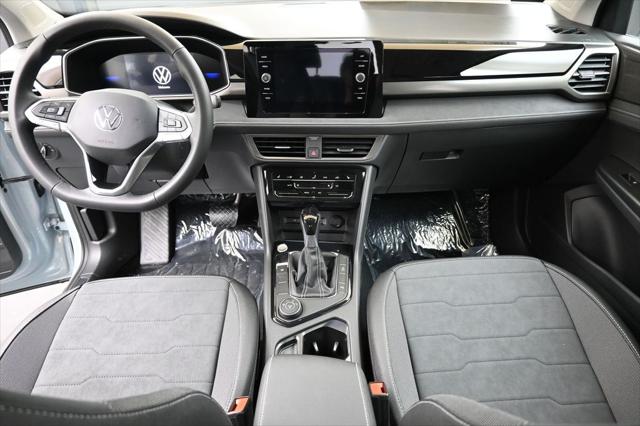 2026 Volkswagen Taos SE Black