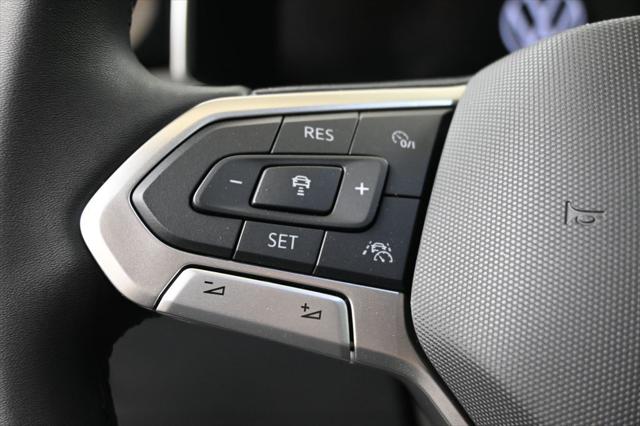 2026 Volkswagen Taos SE Black