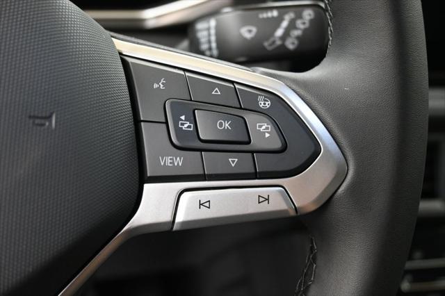 2026 Volkswagen Taos SE Black