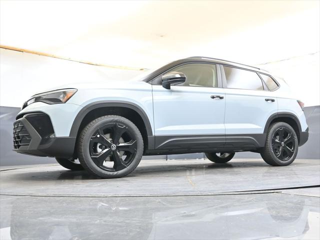 2026 Volkswagen Taos SE Black