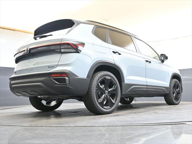 2026 Volkswagen Taos SE Black