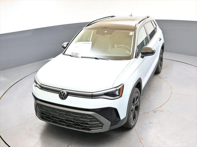 2026 Volkswagen Taos SE Black