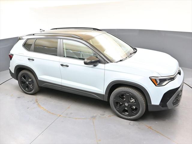 2026 Volkswagen Taos SE Black
