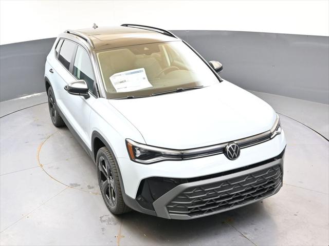 2026 Volkswagen Taos SE Black