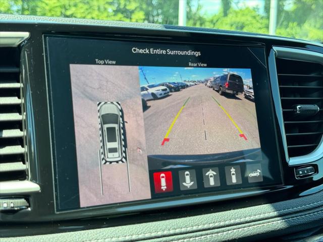 2027 Chrysler Pacifica Select